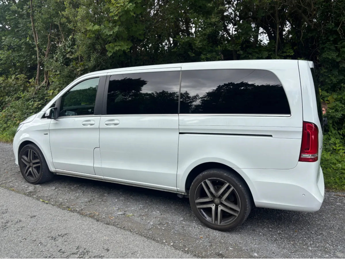 Mercedes-Benz V-Class V220 Avantegarde  7 seater a - Image 2