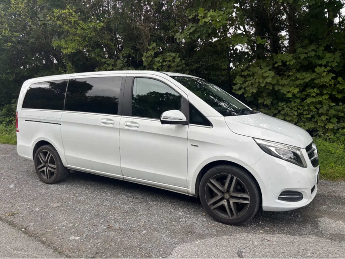 Mercedes-Benz V-Class V220 Avantegarde  7 seater a - Image 4