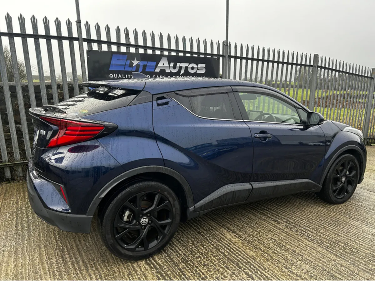 Toyota C-HR Self Charging Hybrid 1.8 - Image 5