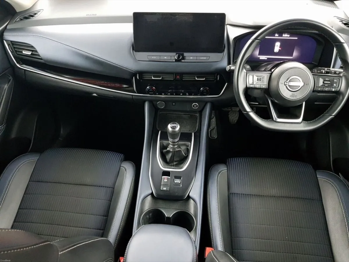 Nissan Qashqai 1.3 PET MILD HYBRID SV PREMIUM - Image 3