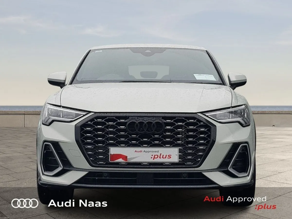 Audi Q3 45 TFSI E S Tronic S line Sportback - Image 3