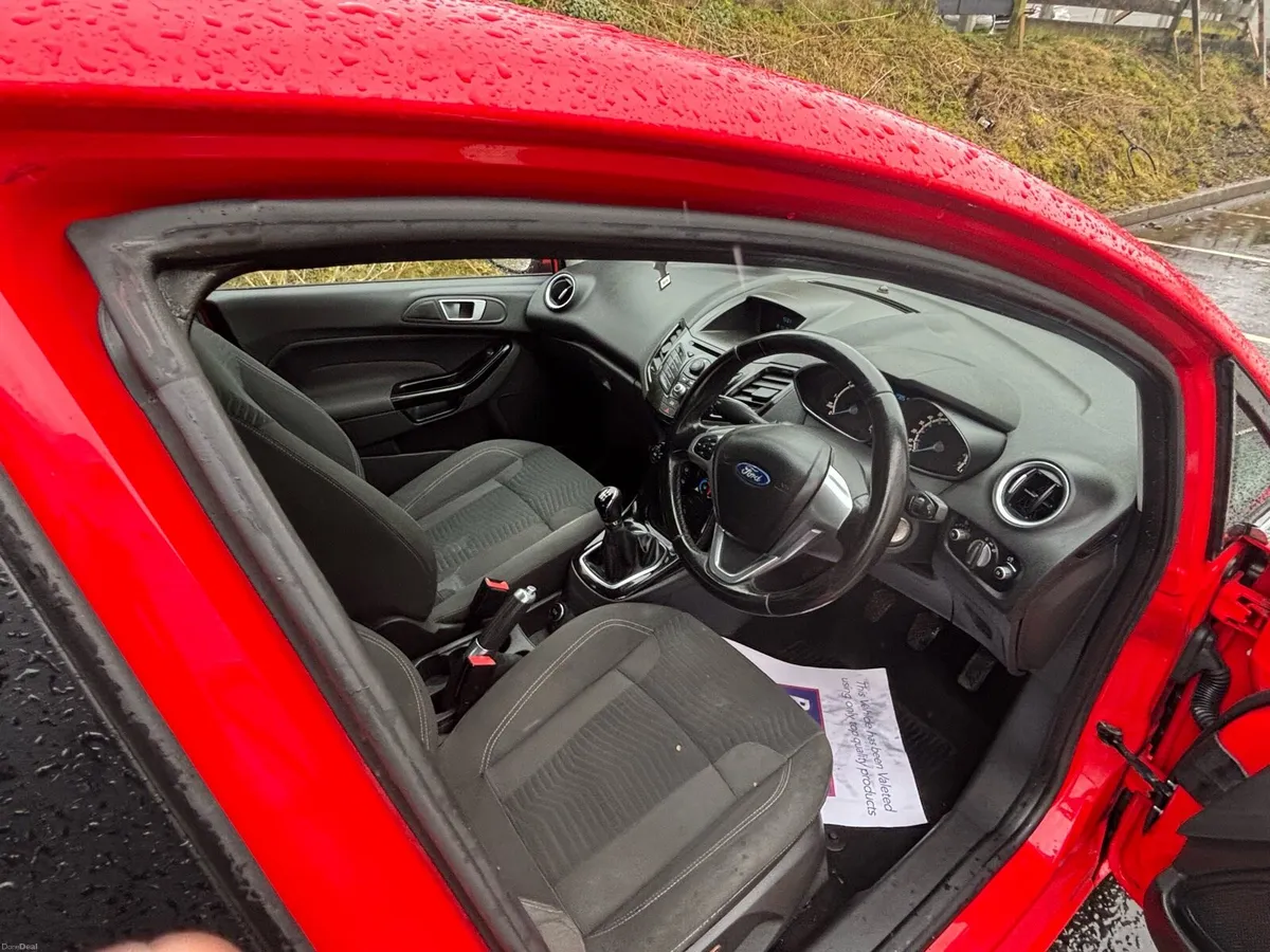 Ford Fiesta READ AD - Image 4