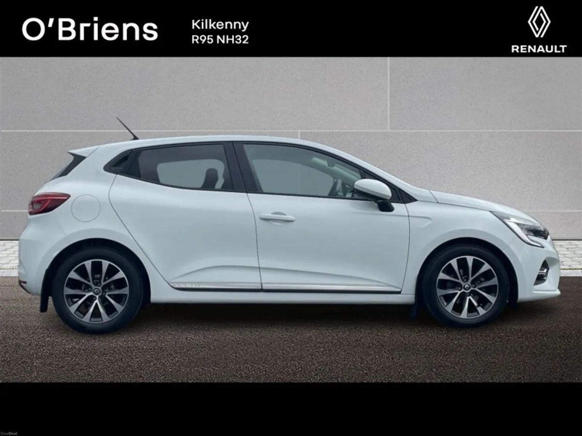 Renault Clio ICONIC 1.0 TCE 100 BHP 5DR *ONLY 38,8 - Image 1