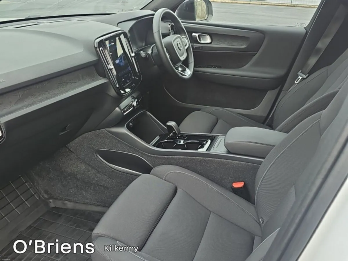Volvo XC40 RECHARGE PLUS EXTENDED RANGE 238 BHP AU - Image 4
