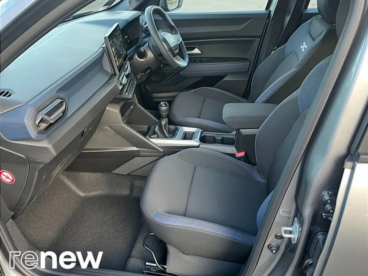 Dacia Duster EXPRESSION MHEV 1.2 MHEV 140 BHP 5DR - Image 5
