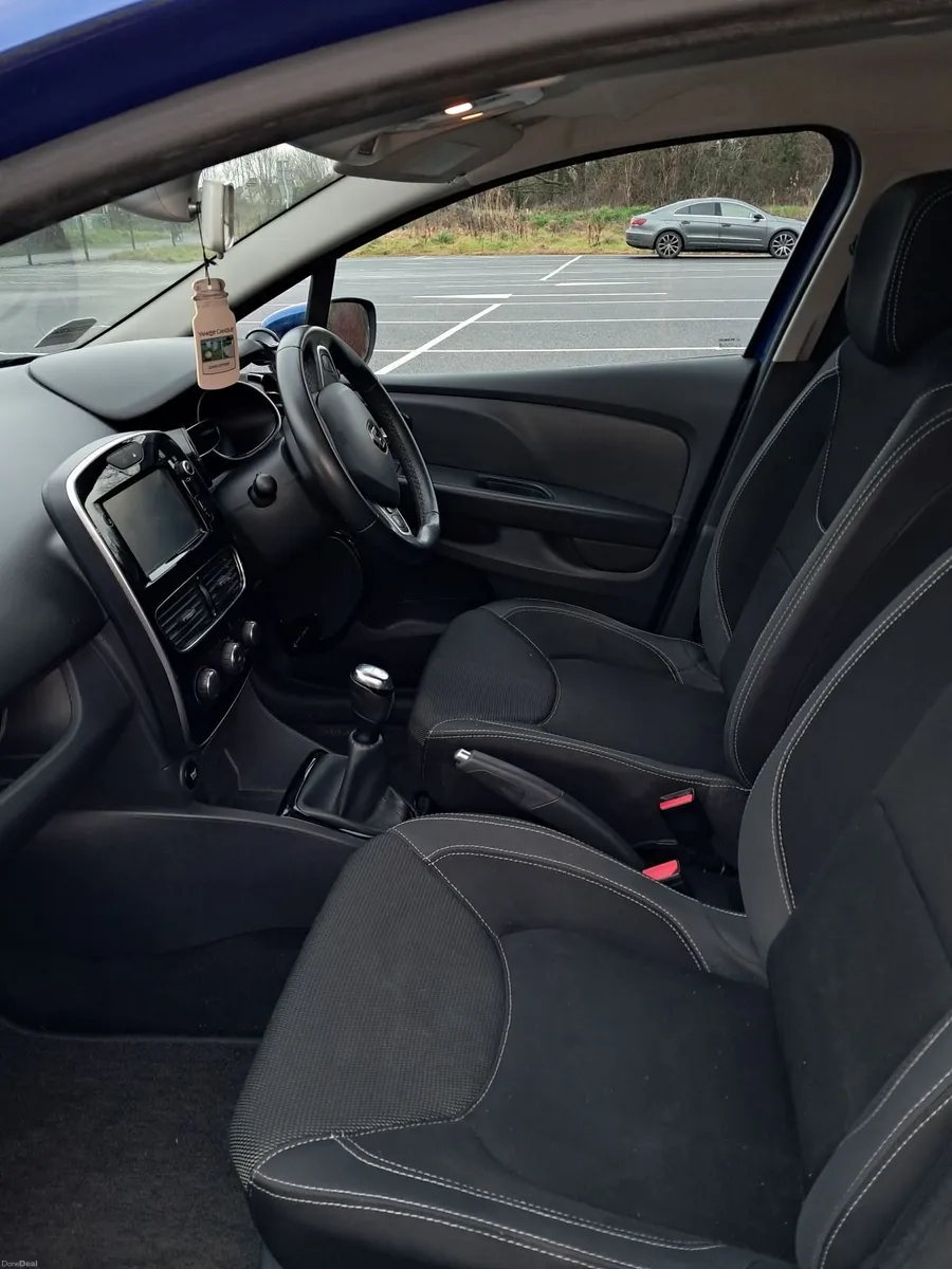 Renault Clio 2017 - Image 2