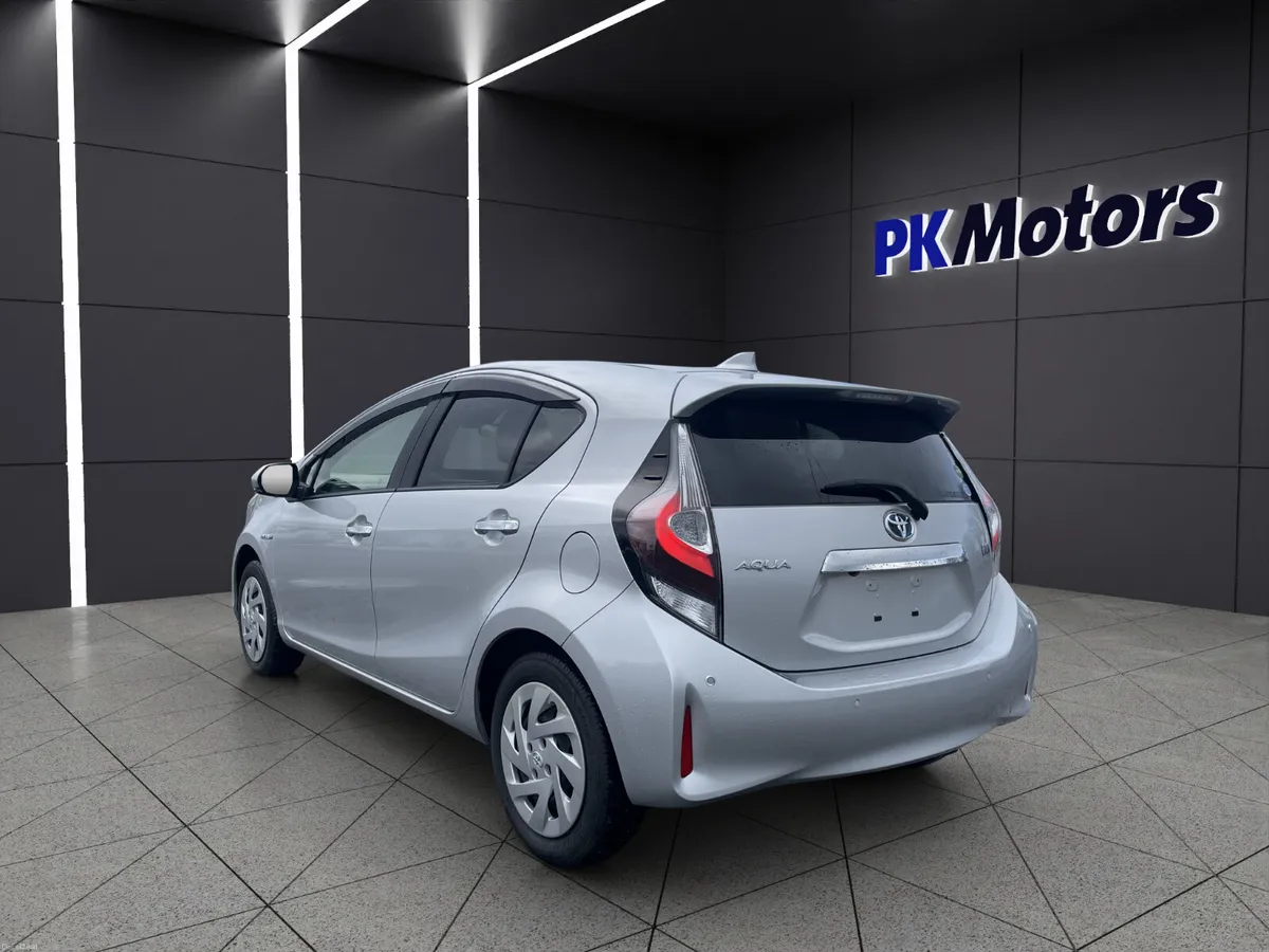 2019 TOYOTA AQUA 1.5 HYBRID - Image 3
