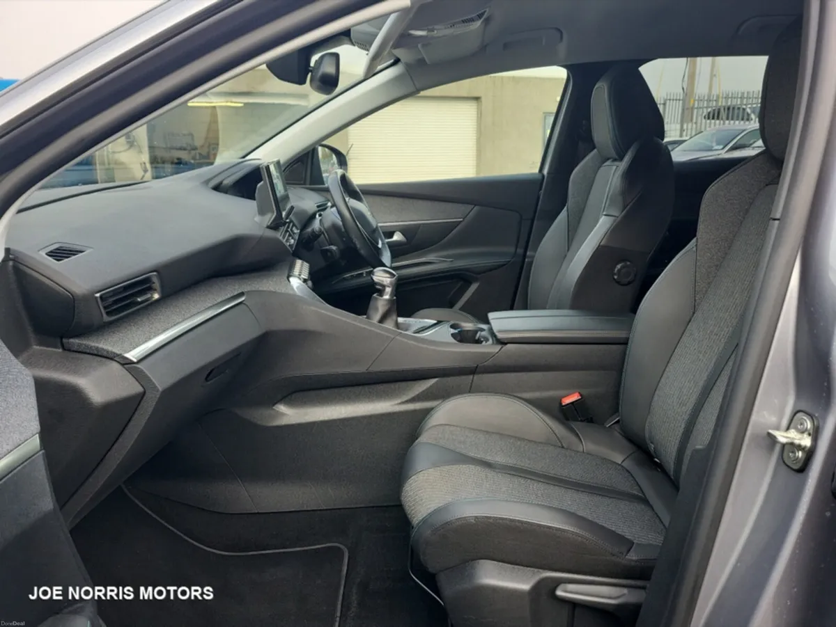 Peugeot 3008 ALLURE 1.2 130 BHP - Image 3