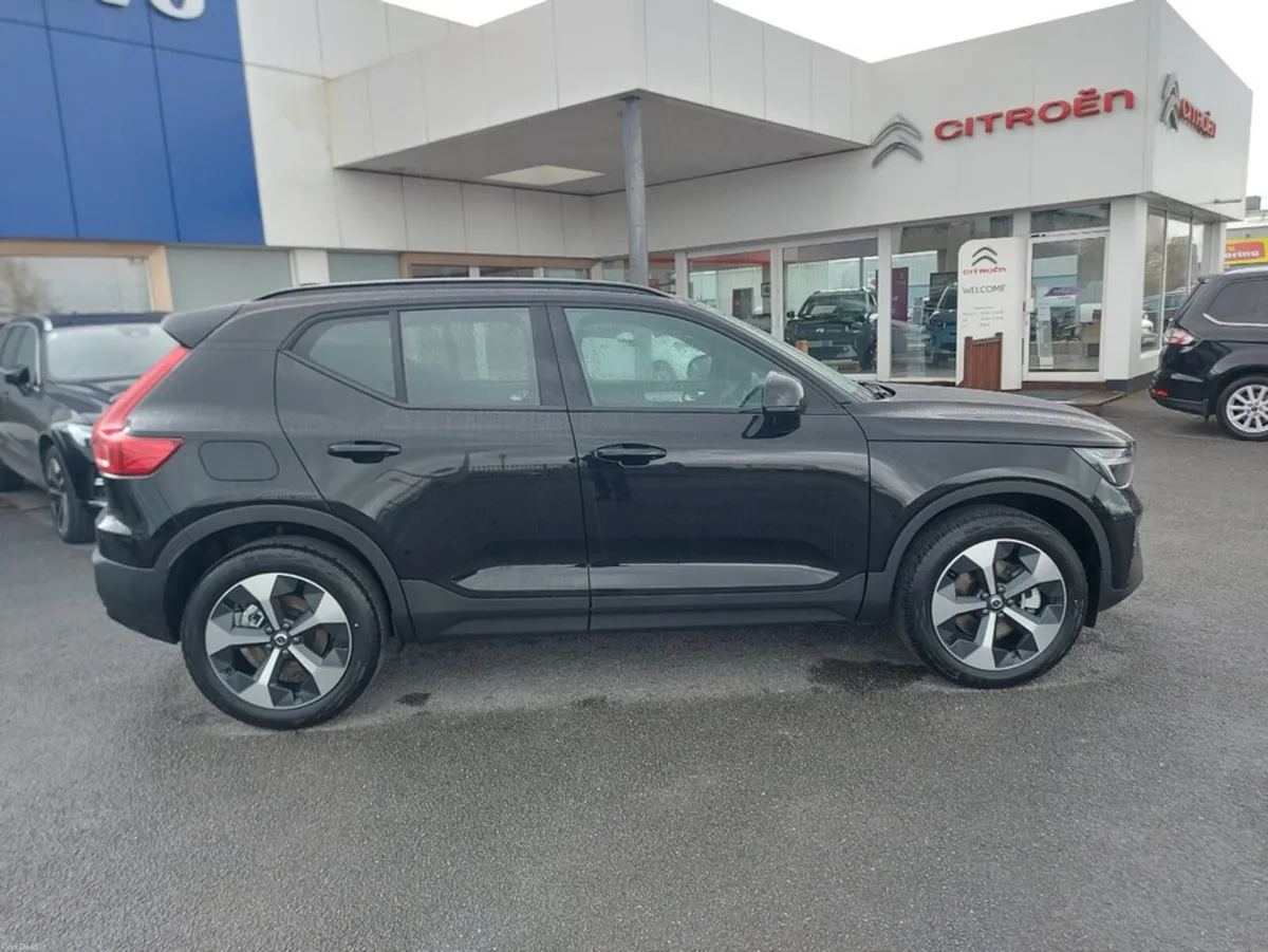 Volvo XC40 XC40 Plus Mild Hybrid B3 - Image 4