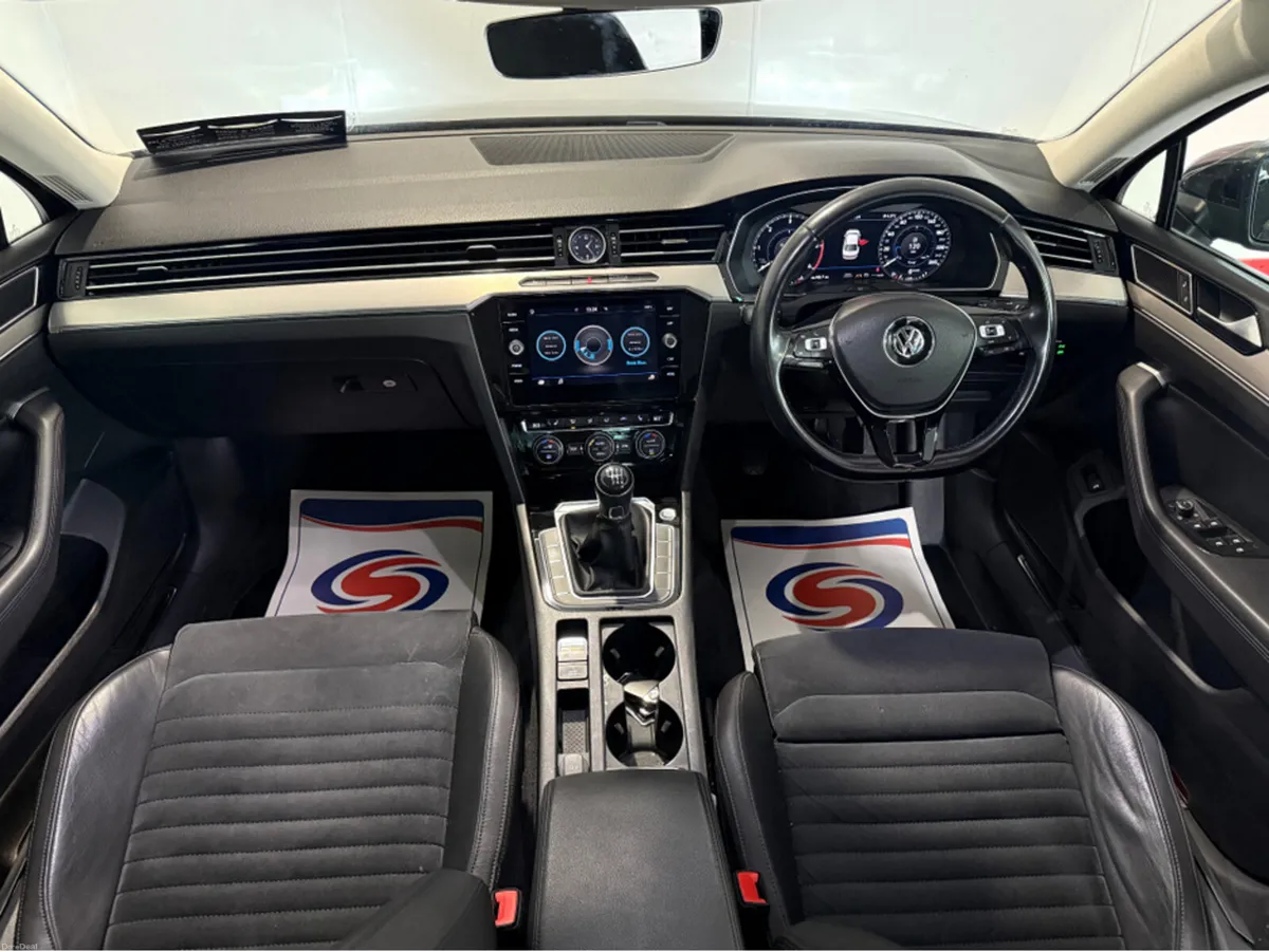 Volkswagen Passat HIGHLINE 2.0 TDI MANUAL 6SPEED F - Image 3