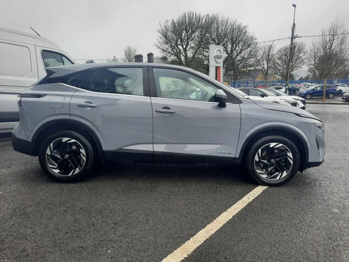 Nissan Qashqai E-POWER SV MY24 4DR A - Image 4