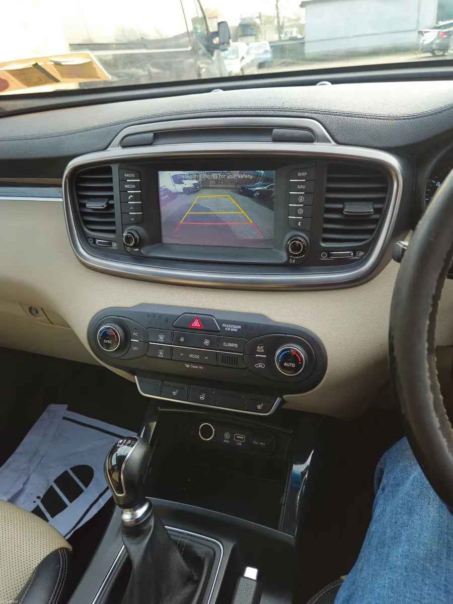 Kia Sorento 2016 - Image 2