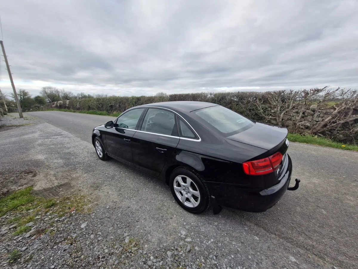 Audi A4 2010 2.0 tdi - Image 4