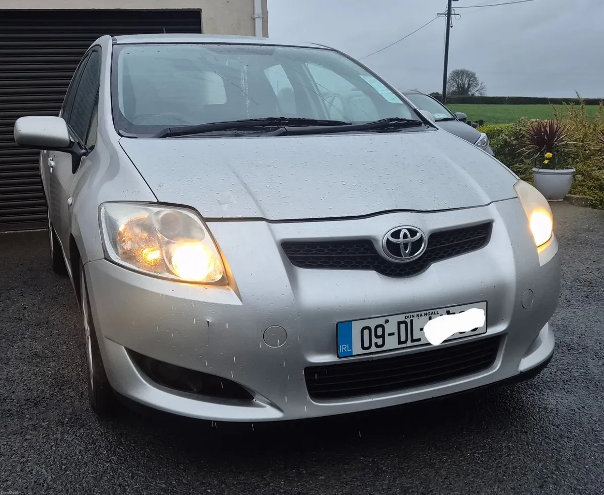 Toyota Auris 2009 - Image 1
