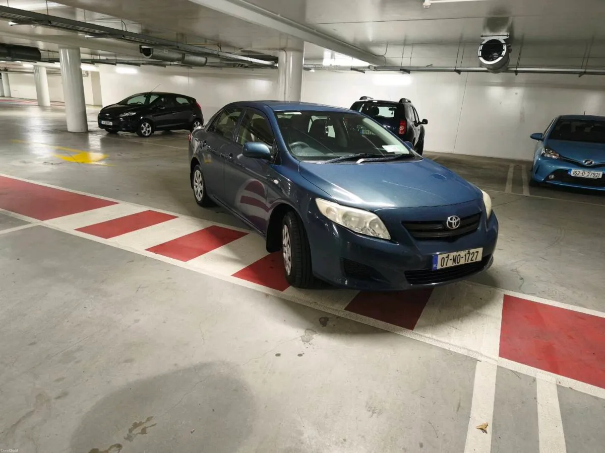 Toyota Corolla very low km - Image 1