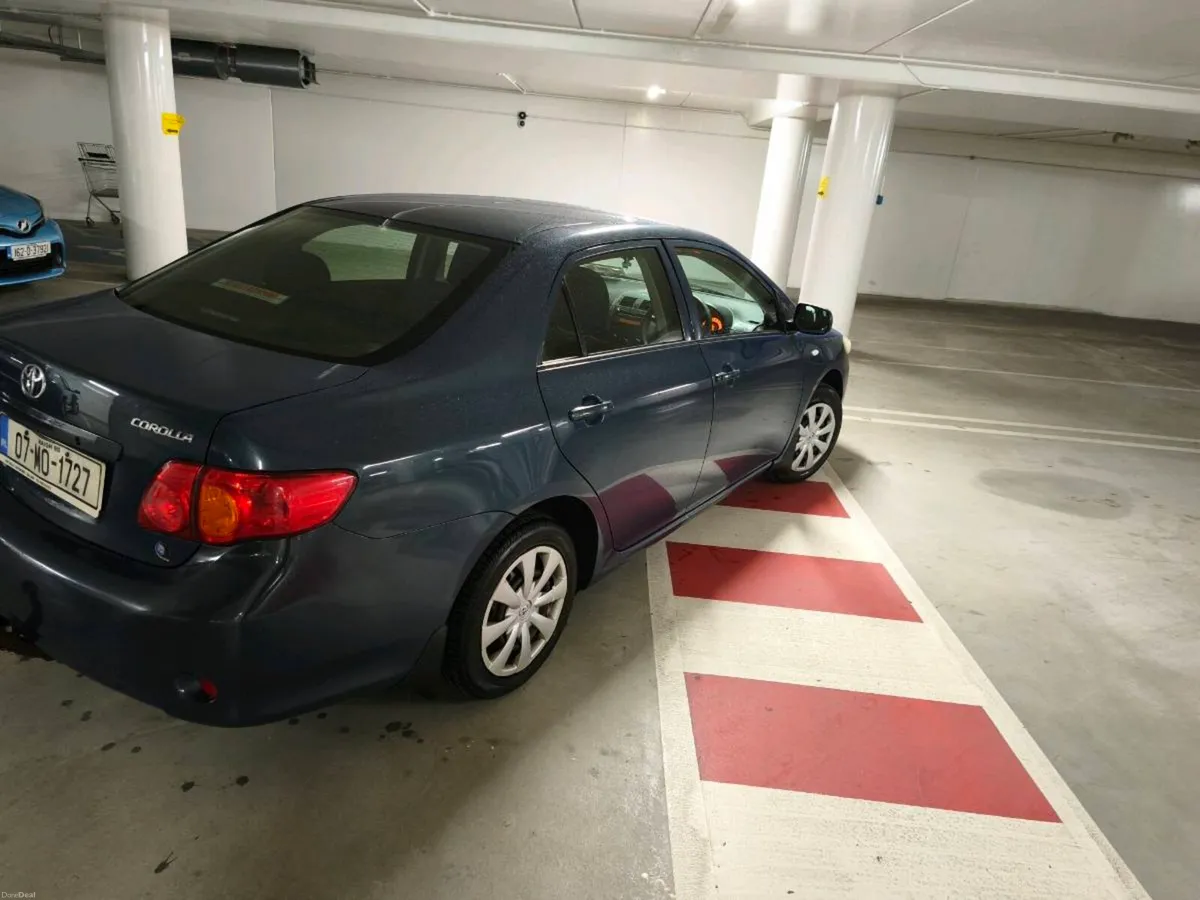 Toyota Corolla very low km - Image 3