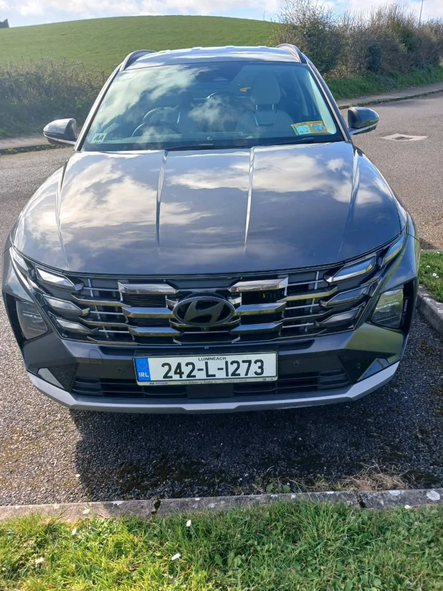 Hyundai Tucson 4WD EXECUTIVE PLUG IN HYBRID - Image 2