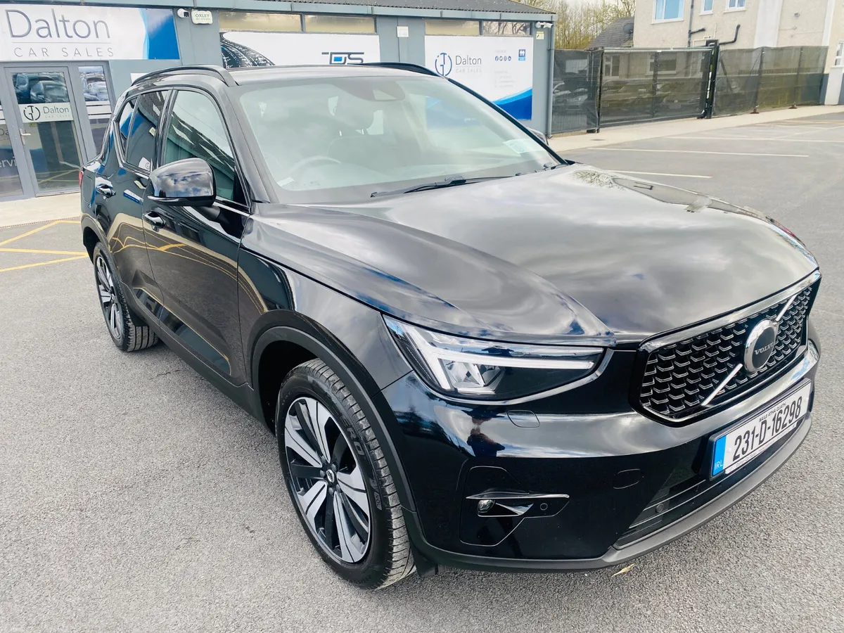 VOLVO XC40 PHEV T5 ULTIMATE DARK 2023 (231) - Image 3