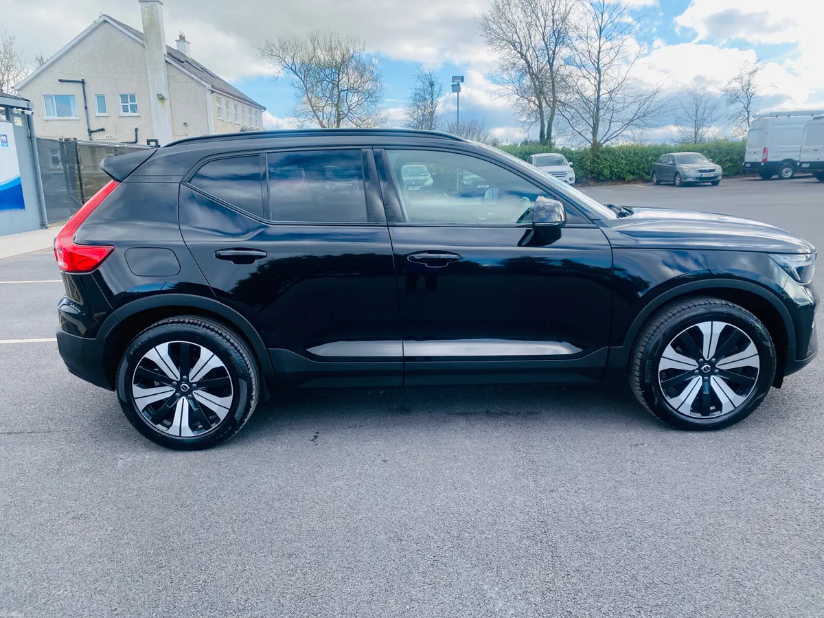 VOLVO XC40 PHEV T5 ULTIMATE DARK 2023 (231) - Image 4