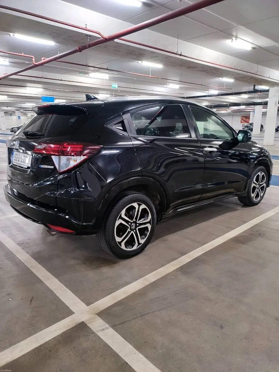 152 Honda Vezel Hybrid Automatic - Image 4