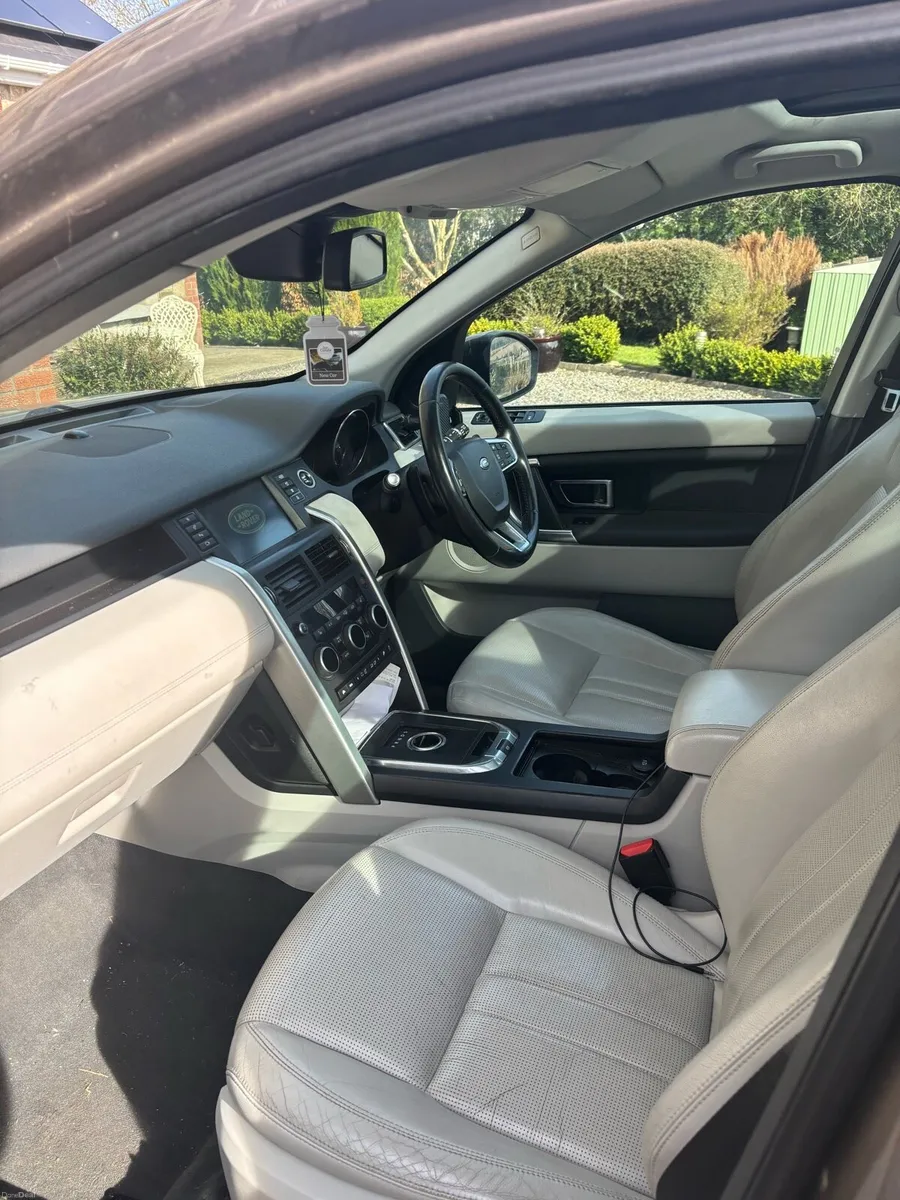 Land Rover Discovery - Image 6