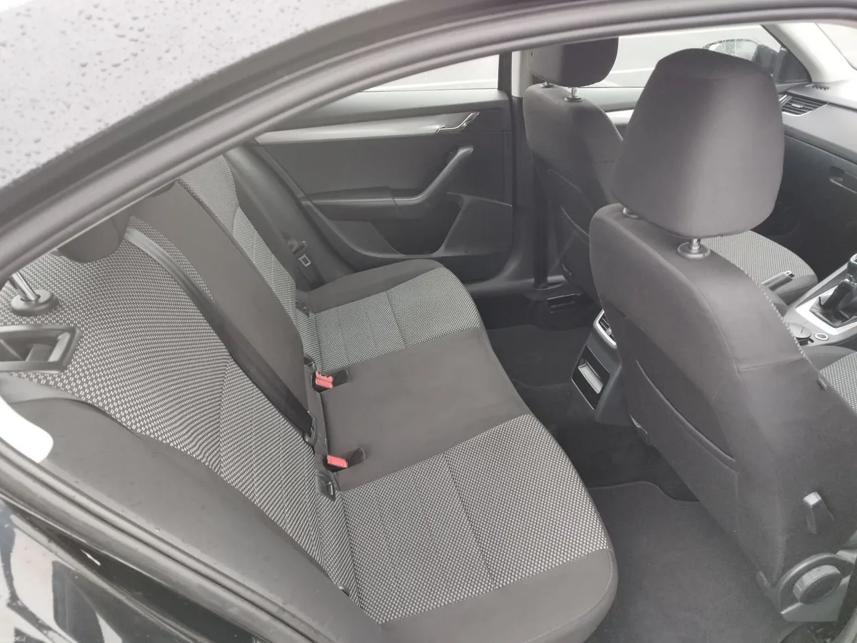 Skoda Octavia 2015 - Image 2