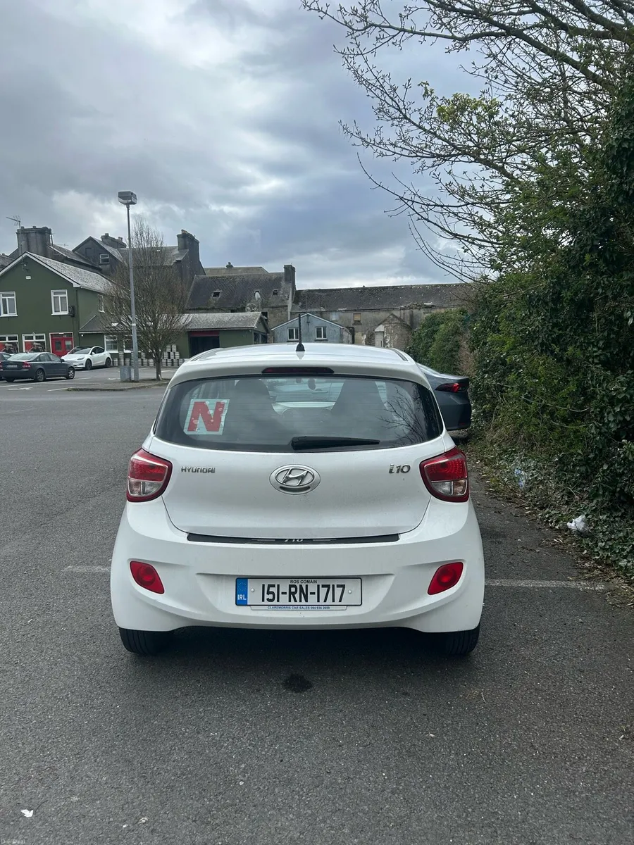 Hyundai i10 Deluxe 1.0 - Image 3