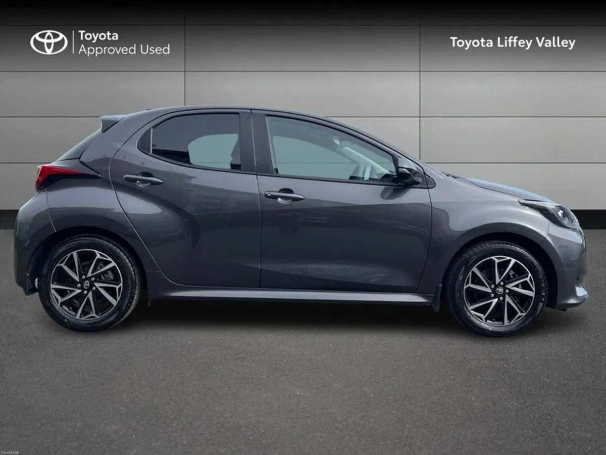 Toyota Yaris 1.5 LUNA SPORT 4DR AUTO - Image 3