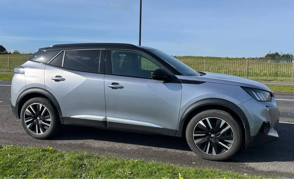 Peugeot e2008 GT line - Image 2