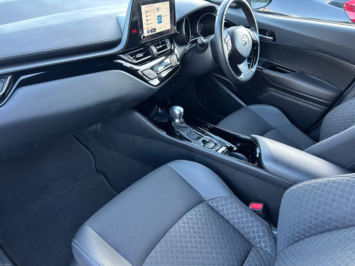 2023 Toyota Chr Sport Hybrid Automatic - Image 2