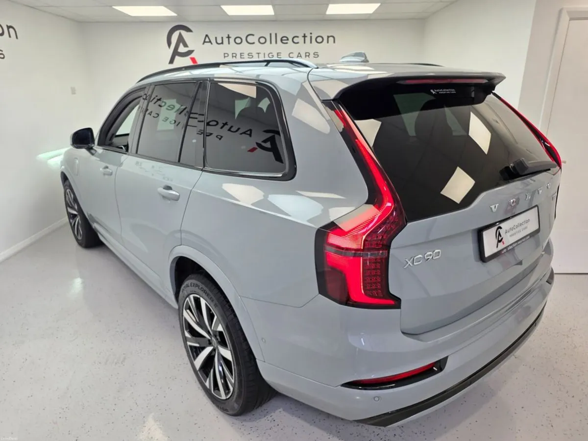 Volvo XC90 **PLUS**DARK EDITION**T8**PHEV** - Image 4
