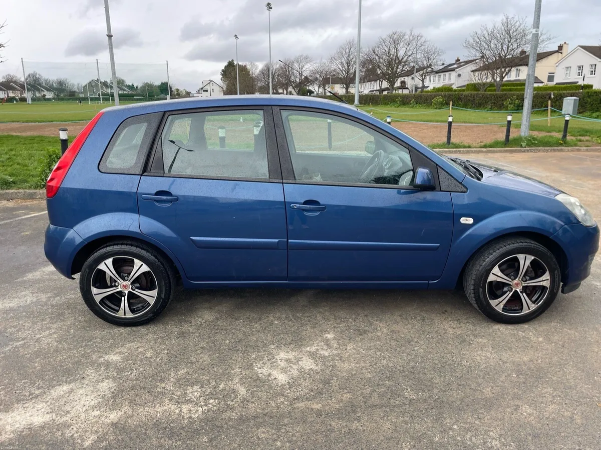 Ford Fiesta LX - only 60,000km - Image 4