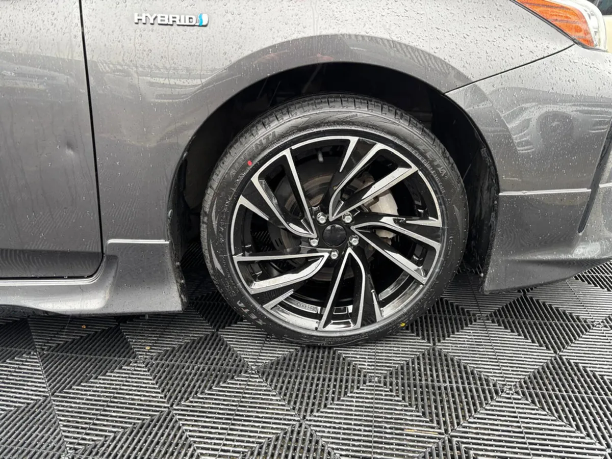 Toyota Prius TOURING EDITION SELF CHARGING HYBRID - Image 3