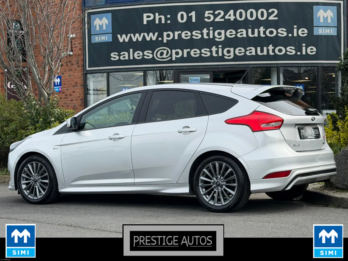 Ford Focus ST-LINE 1.0 ECOBOOST  6 SPEED MANUAL *C - Image 4