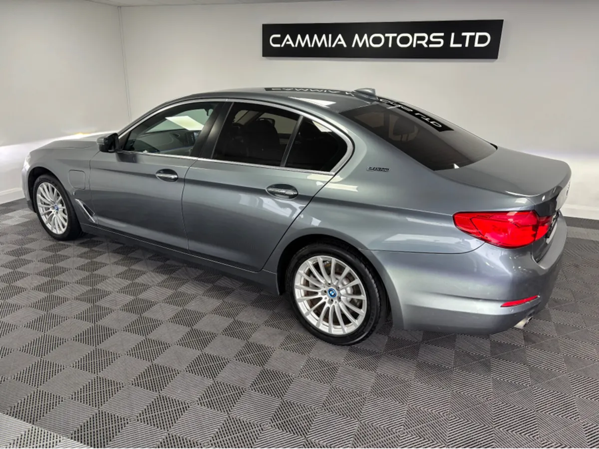 BMW 5-Series *BMW 530e* *DIGITAL DASH* *REVERSE CA - Image 3