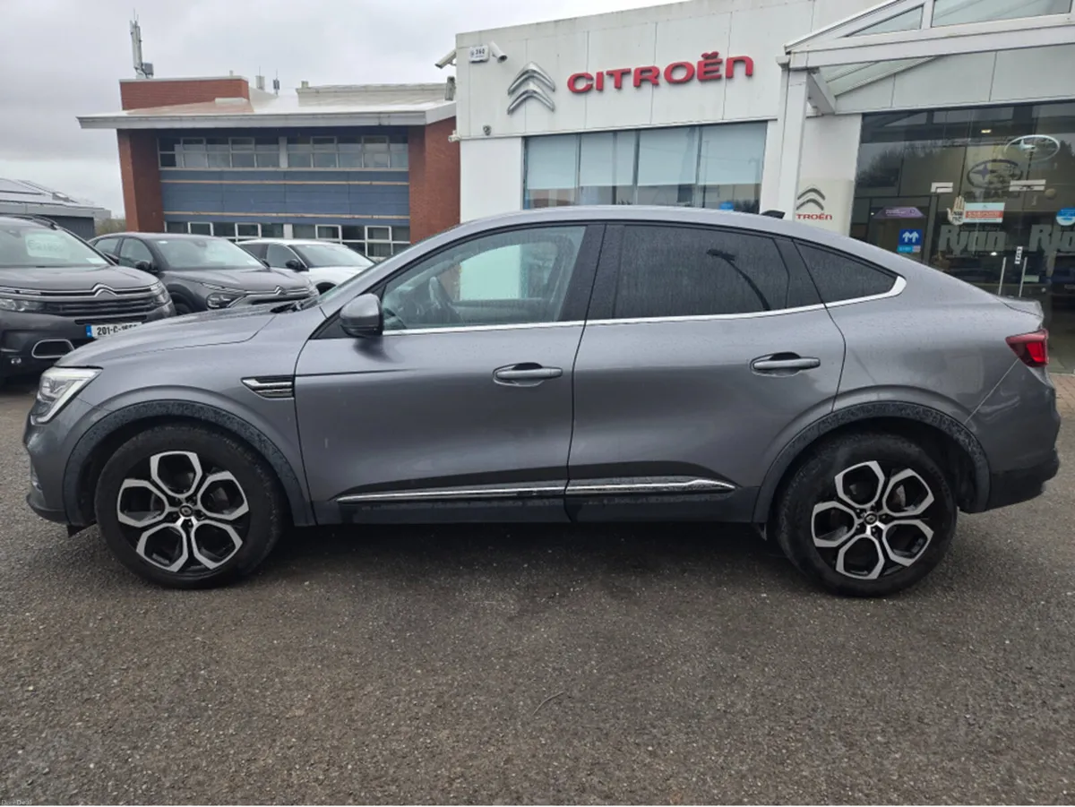 Renault Arkana TECHNO TCE 140 AUTO 5DR - Image 2