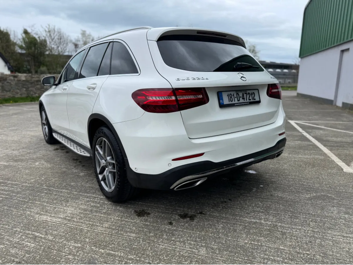 Mercedes-Benz GLC GLC220D AMG LINE 4MATIC AUTO - Image 3