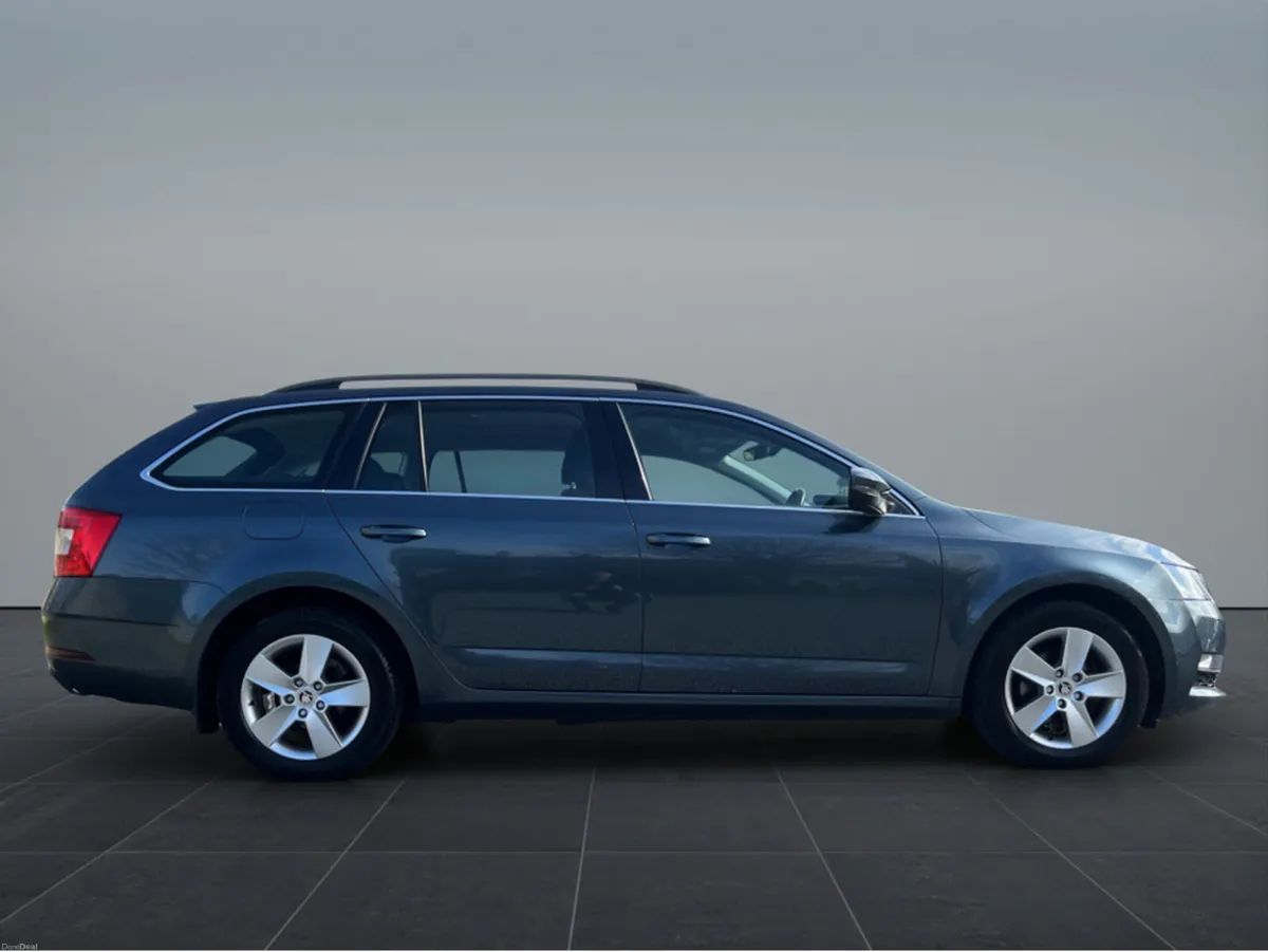 Skoda Octavia SE TECHNOLOGY TDI - Image 3