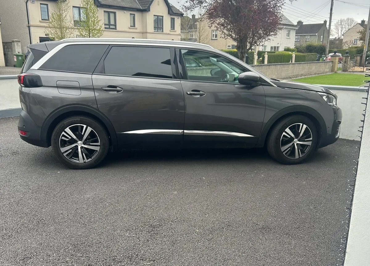 Peugeot 5008 2020 - Image 1