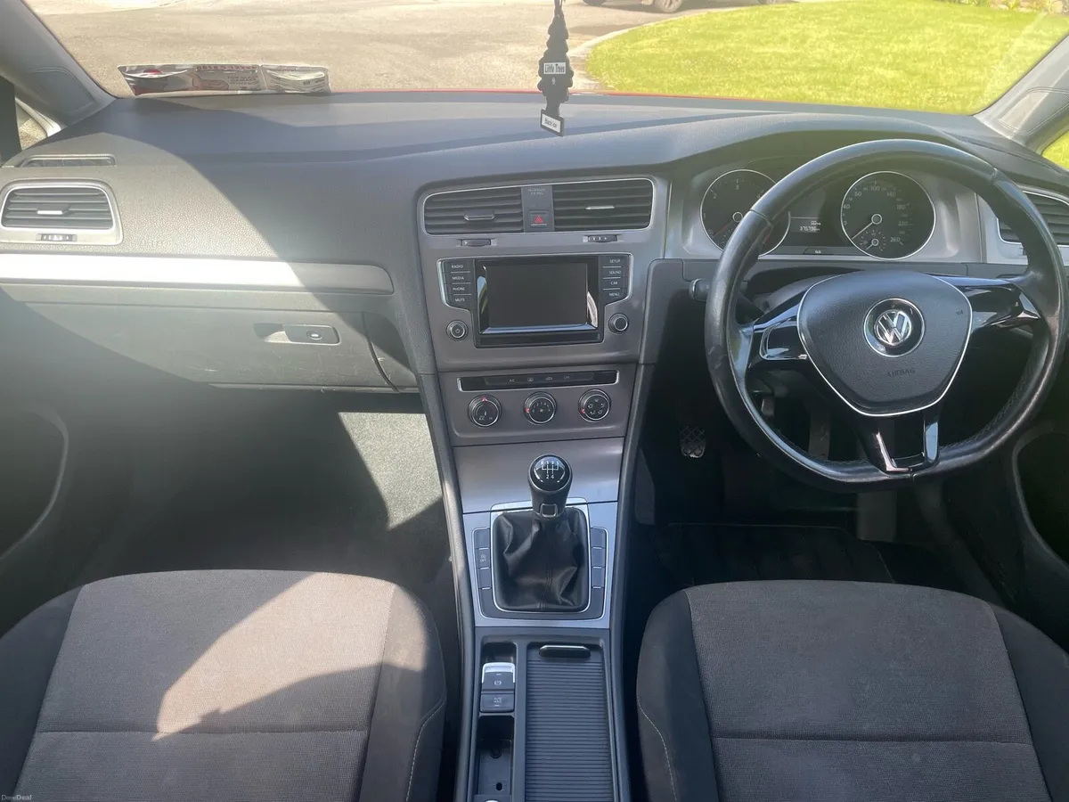 141 Volkswagen Golf - Image 4