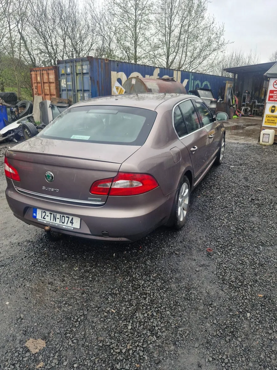 Skoda Superb 2012 - Image 4