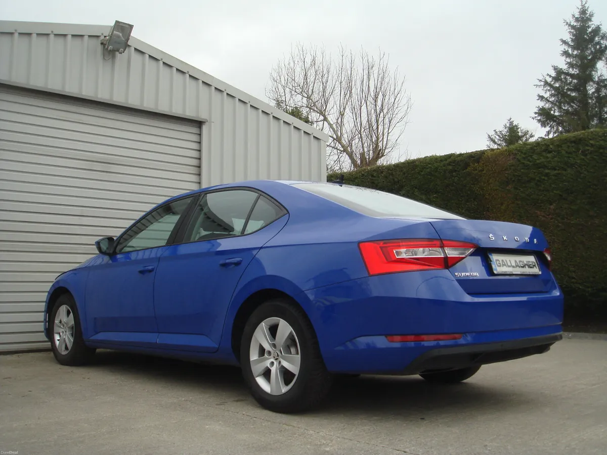 202 Superb 2.0 TDI 150 BHP €200 Road Tax NCT 3/28 - Image 3