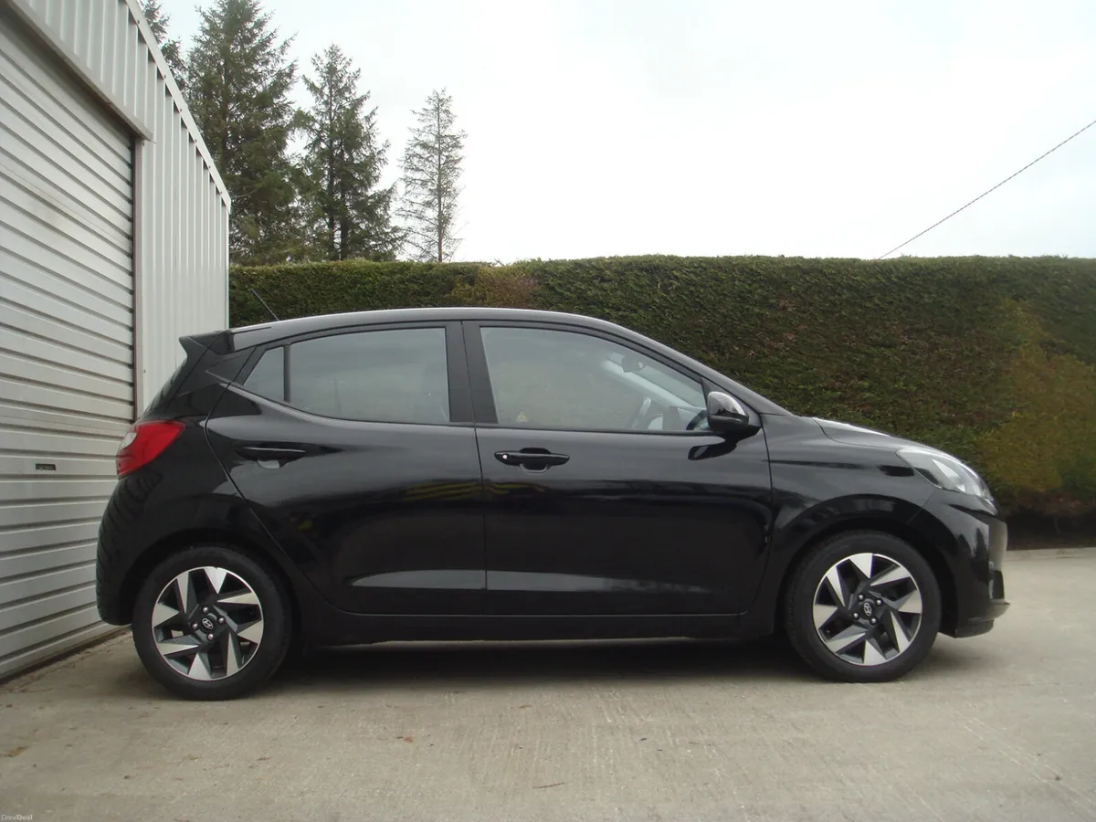 232 I10 Advance 1.0 5 Door €190 Road Tax - Image 2