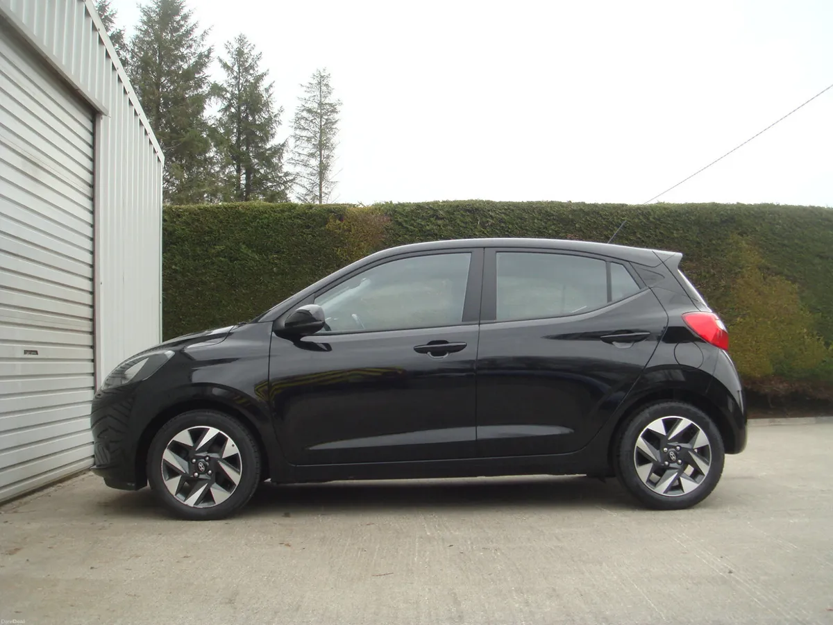 232 I10 Advance 1.0 5 Door €190 Road Tax - Image 4