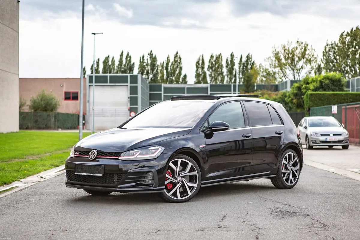 BMW 5-Series 2016 - Image 1