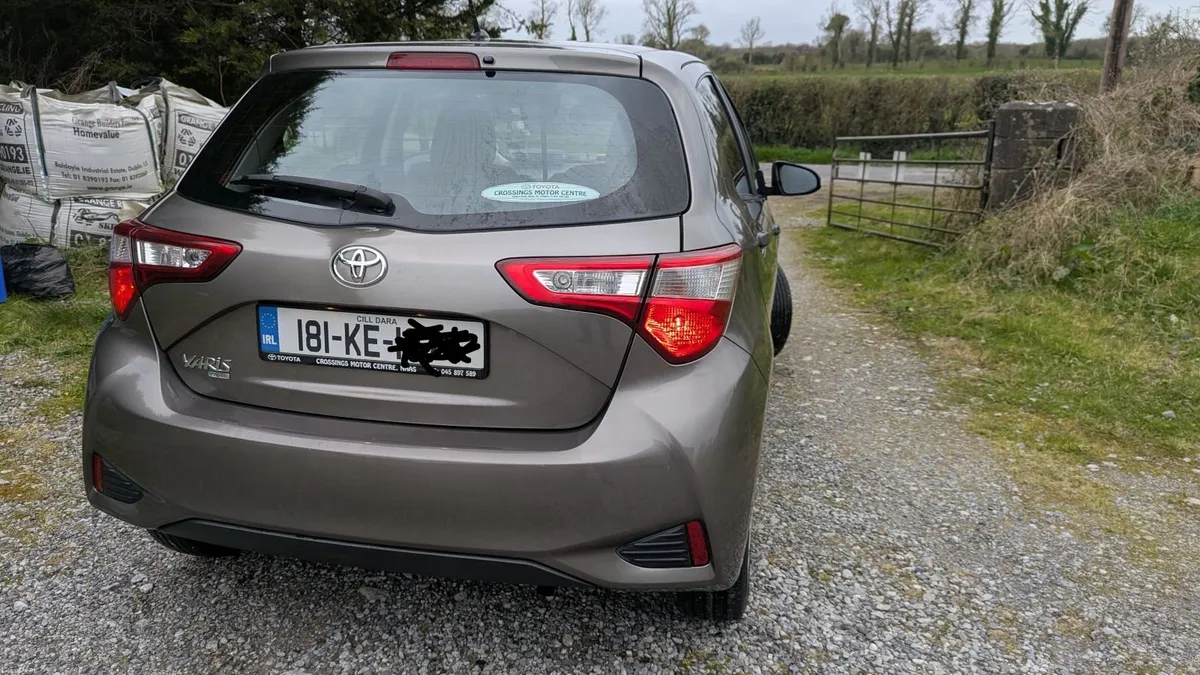 Toyota Yaris 2018 - Image 2