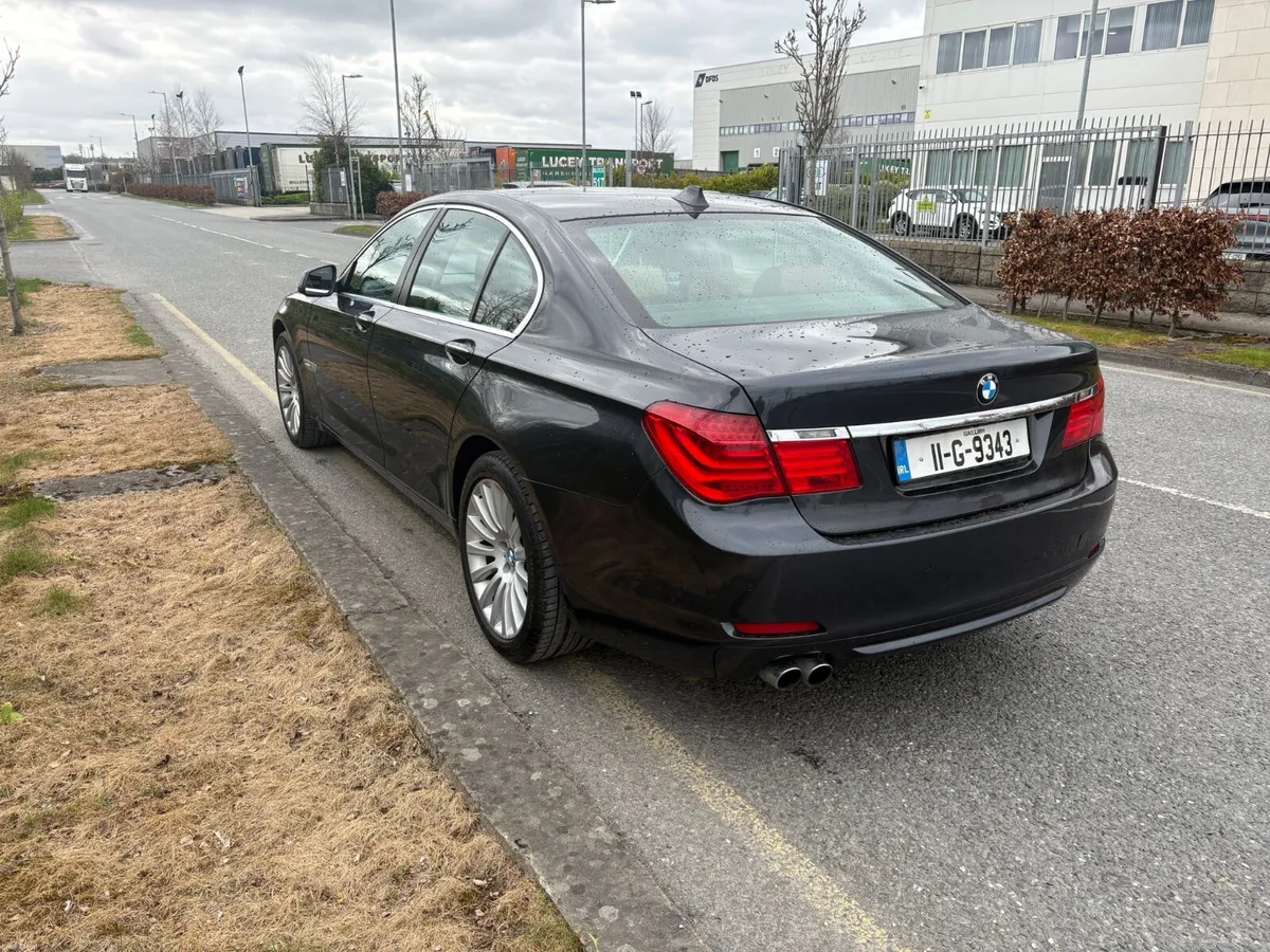 BMW 7-Series 2011 HIGH SPEC - Image 4