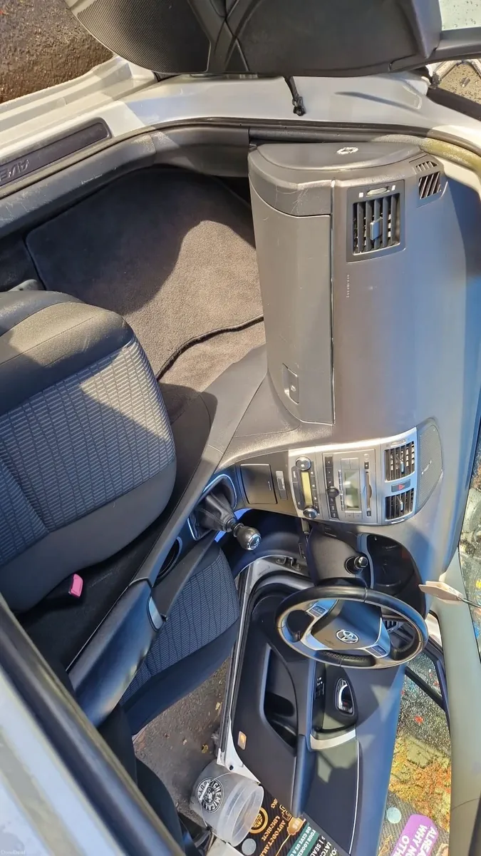 2014 Toyota Avensis 2.0 D-4D Aura - Image 4