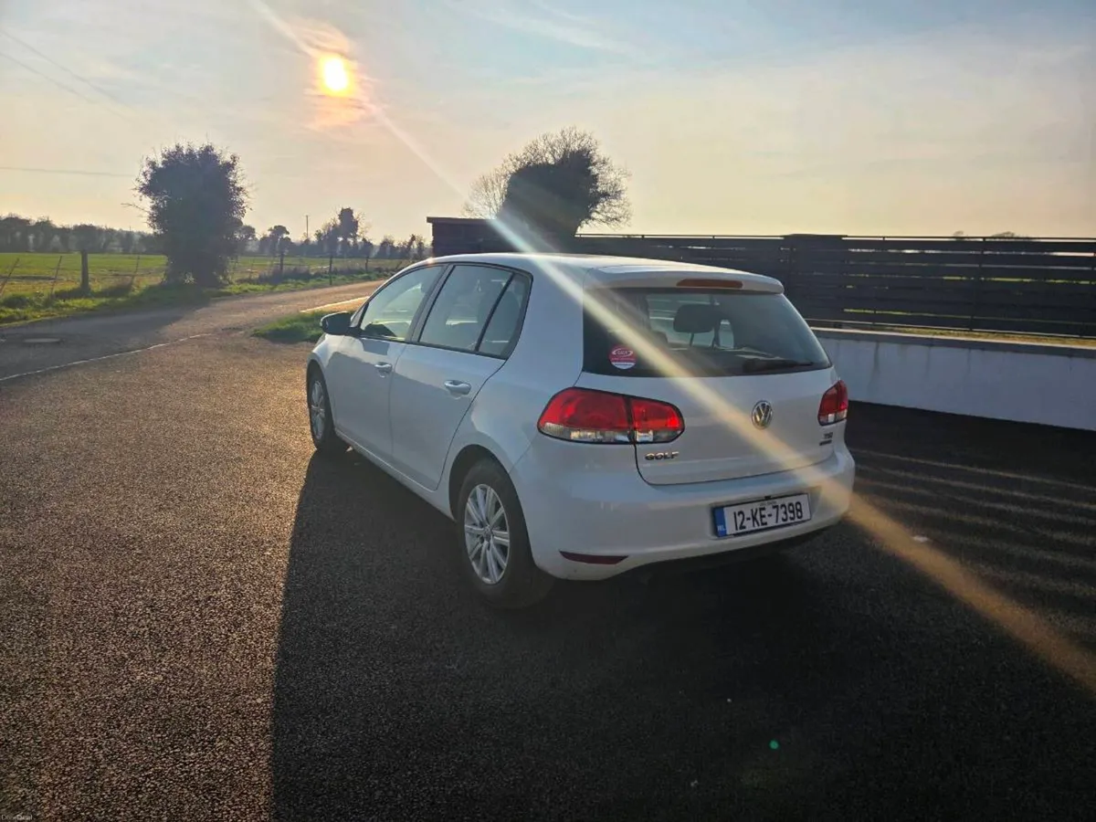 Rare low mileage Golf 2012 Auto, carplay/rev cam - Image 3
