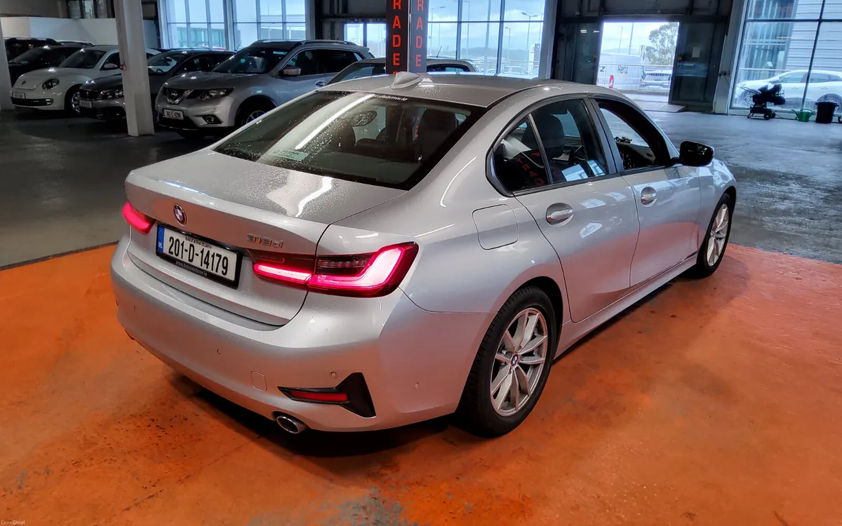 BMW 3-Series 2020 - Image 4